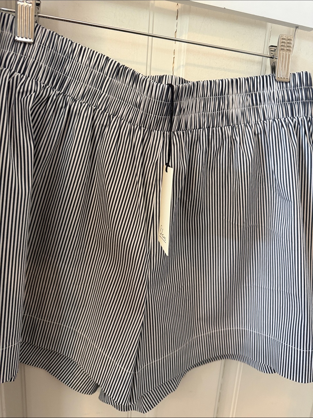 New Elan Striped Elastic Waist Shorts - Navy & White Size Large